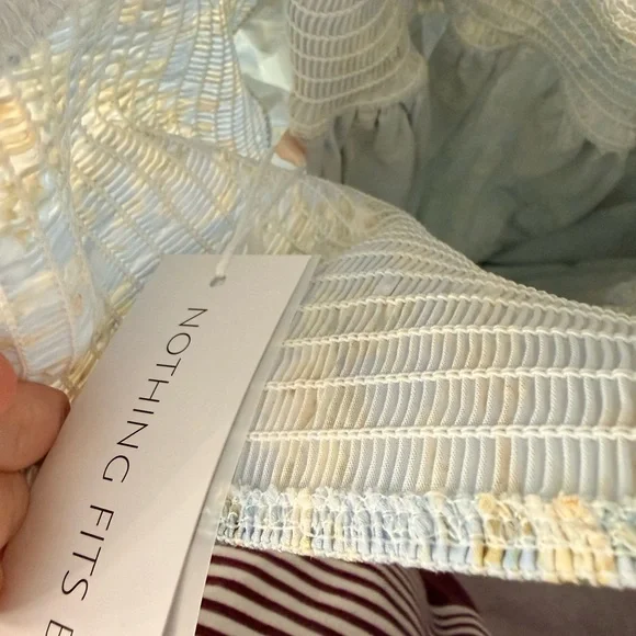 Smocked floral puff sleeve dress - Picture 4 of 4